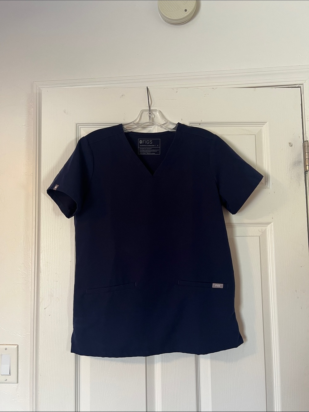 Figs navy top